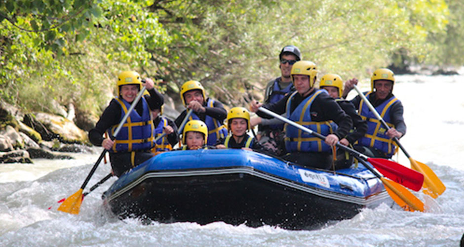 activite-savoie-rafting-eaux-vives